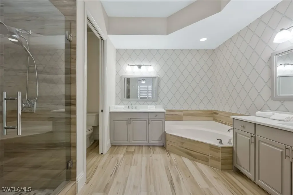 831 Sailaway Lane Naples FL 34108