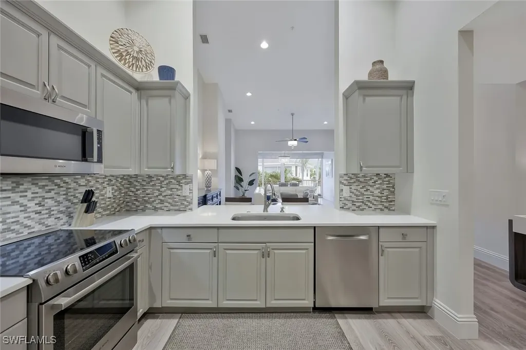 831 Sailaway Lane Naples FL 34108