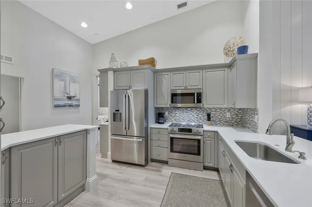831 Sailaway Lane Naples FL 34108