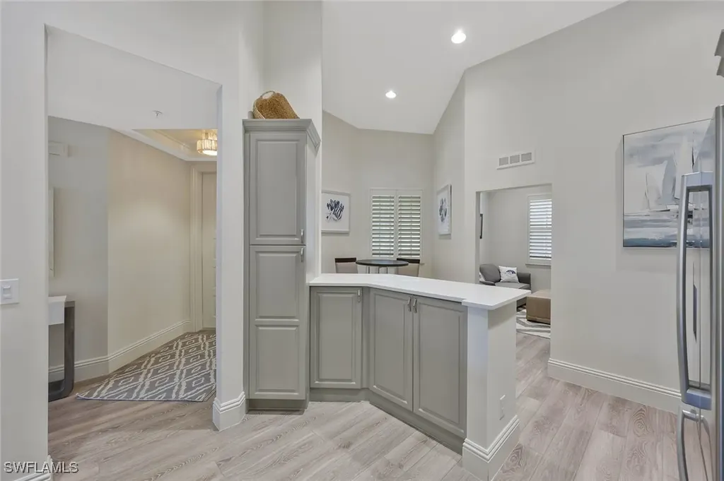 831 Sailaway Lane Naples FL 34108