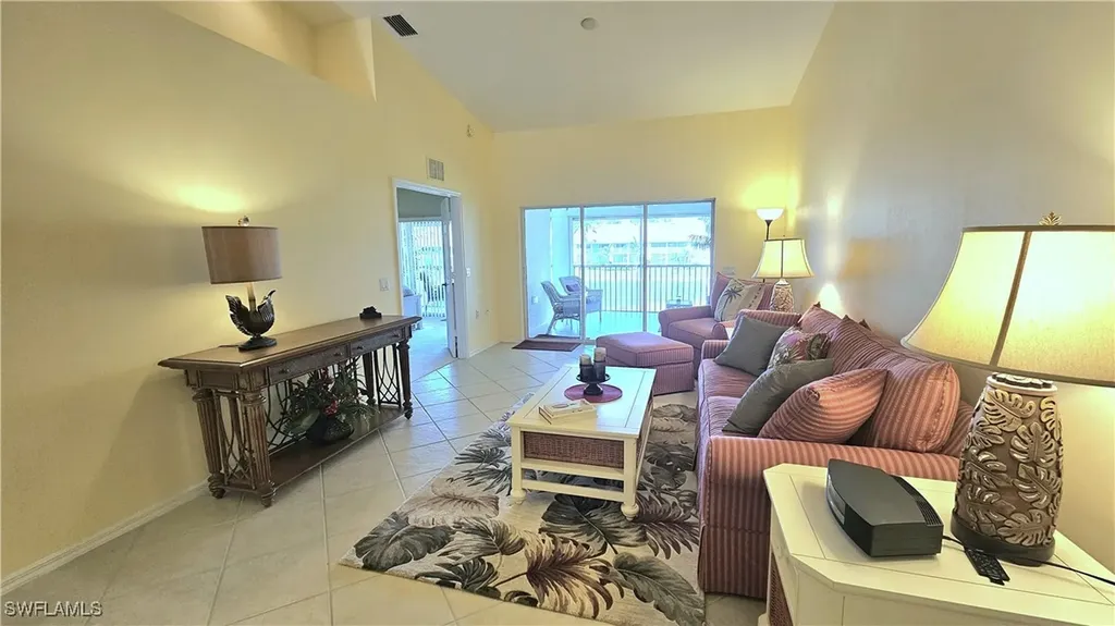 Naples FL, 2381 Hidden Lake Court, Unit 8202
