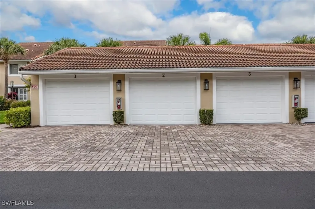 2381 Hidden Lake Court Naples FL 34112
