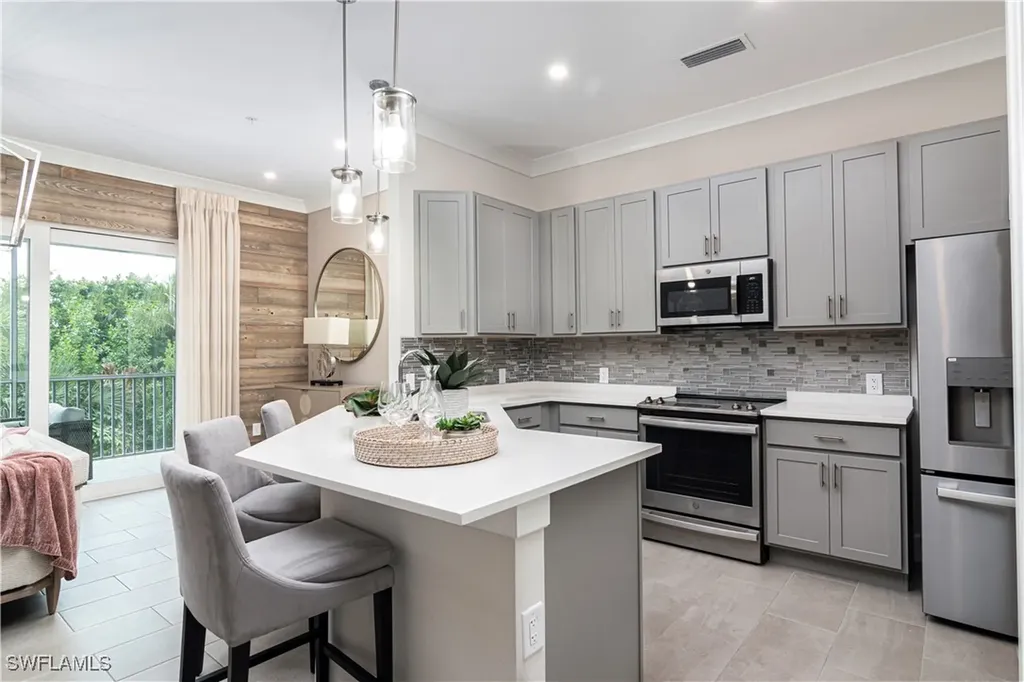 298 Indies Drive E Naples FL 34114