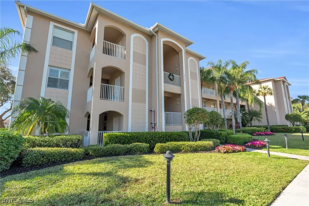 Naples FL, 2730 Cypress Trace Circle, Unit 2812
