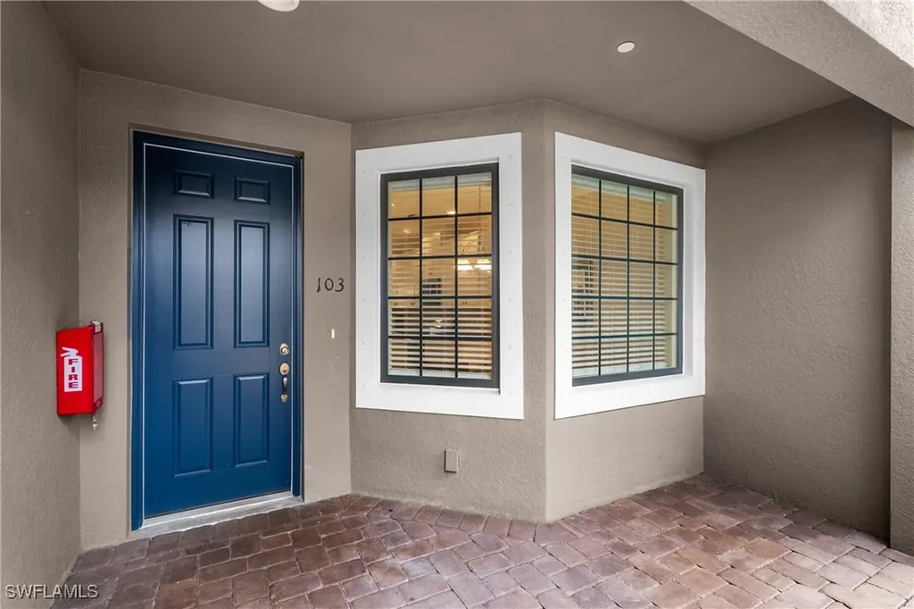 9366 Pocida Court Naples FL 34119