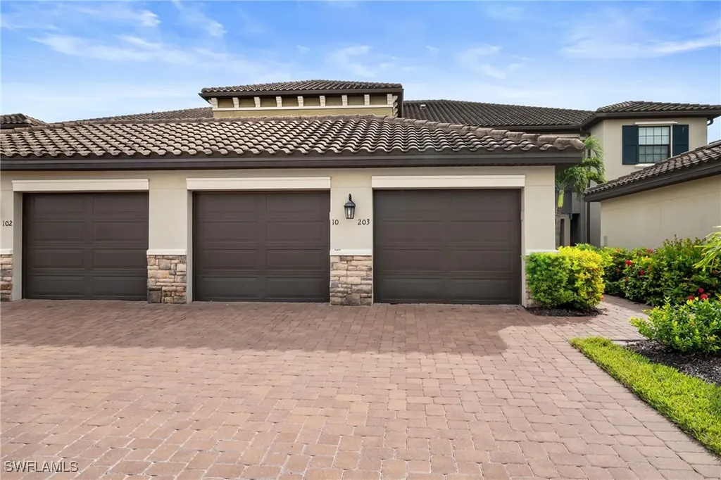 9366 Pocida Court Naples FL 34119