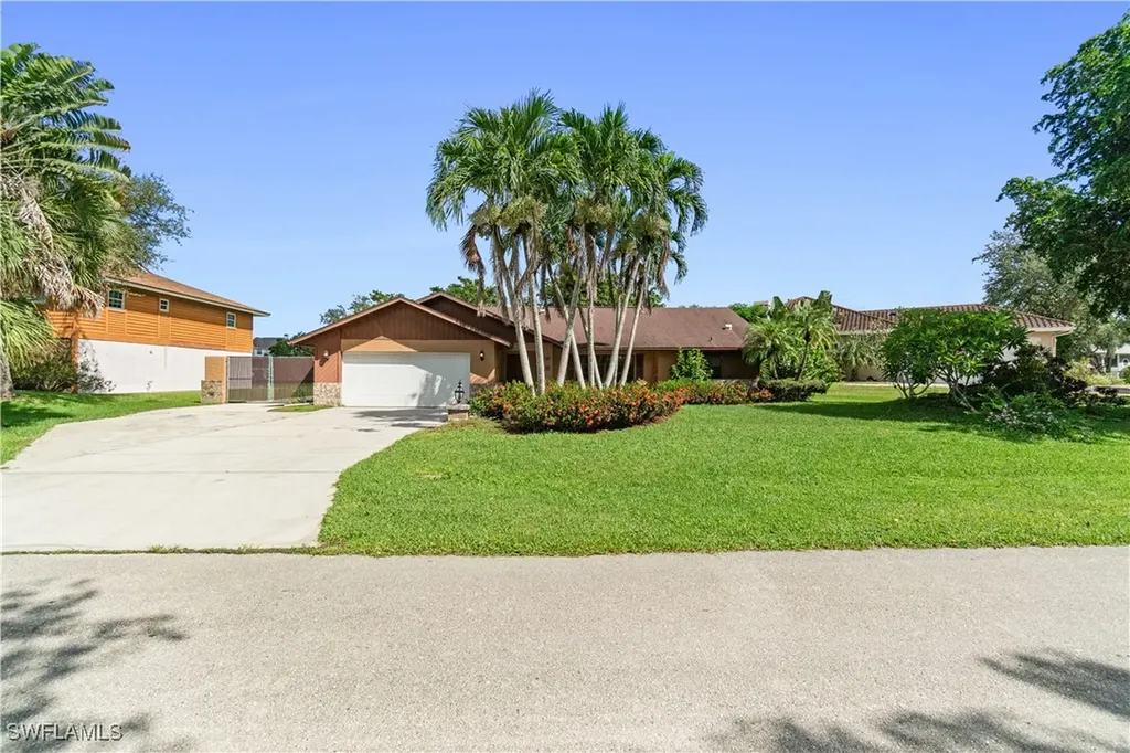 7220 Hendry Creek Drive Fort Myers FL 33908