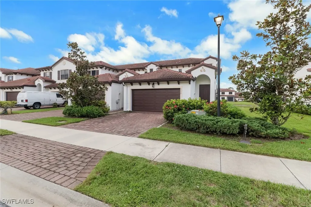 7948 Bristol Circle Naples FL 34120