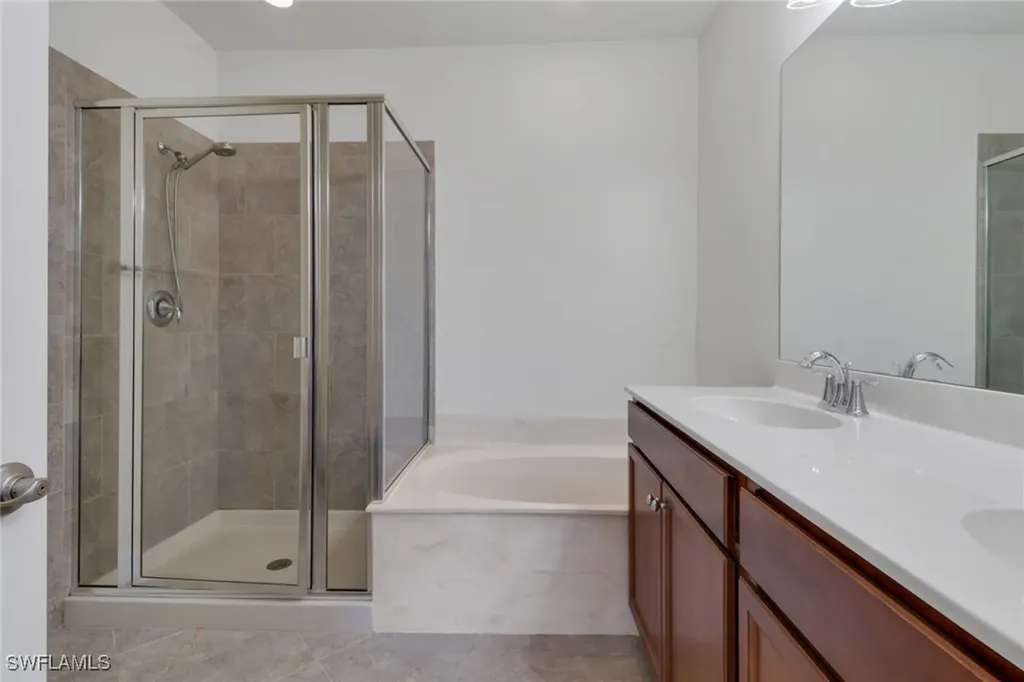 7948 Bristol Circle Naples FL 34120