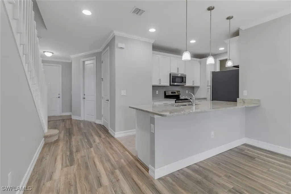 7948 Bristol Circle Naples FL 34120