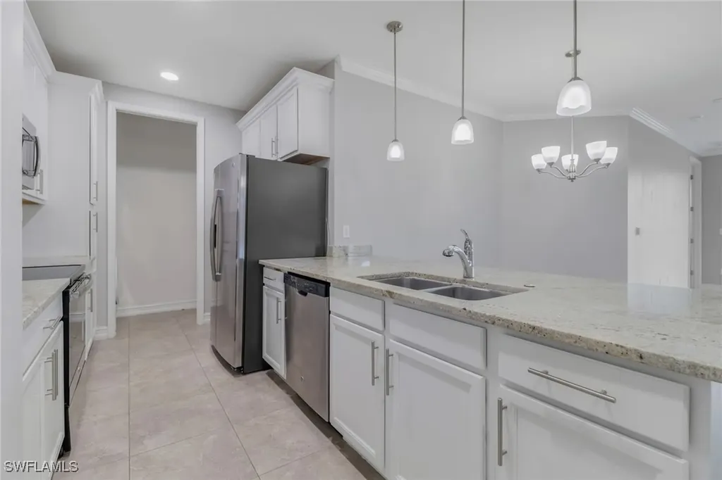 7948 Bristol Circle Naples FL 34120