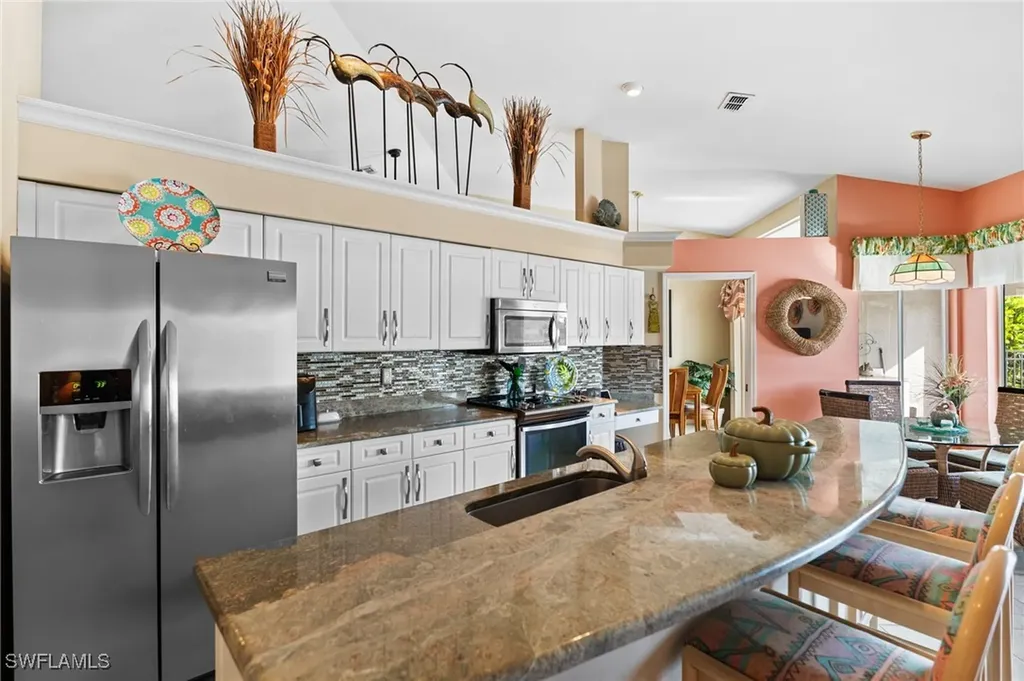 200 Saint James Way Naples FL 34104