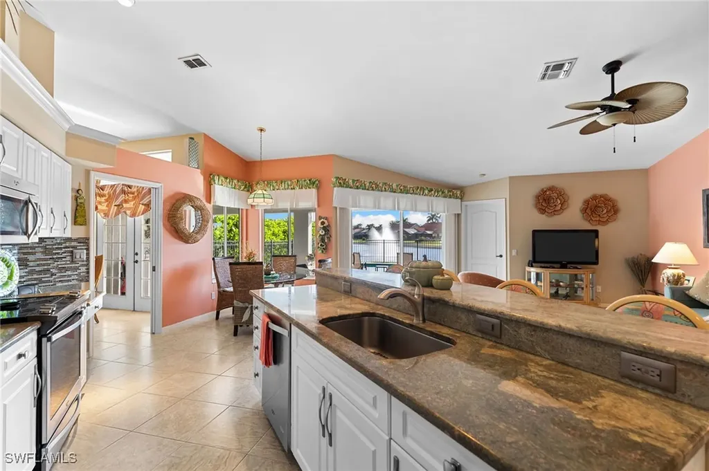 200 Saint James Way Naples FL 34104