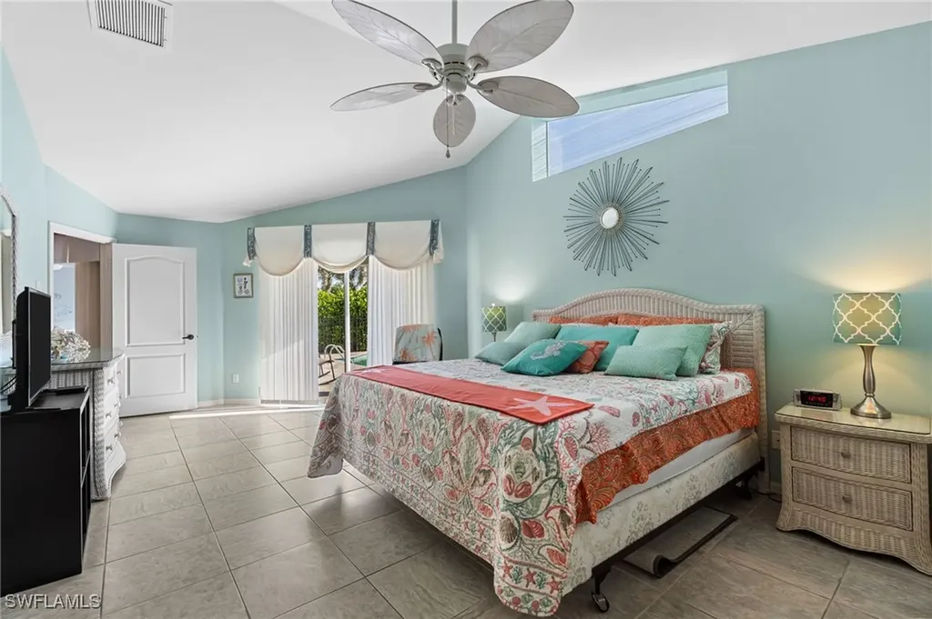 200 Saint James Way Naples FL 34104
