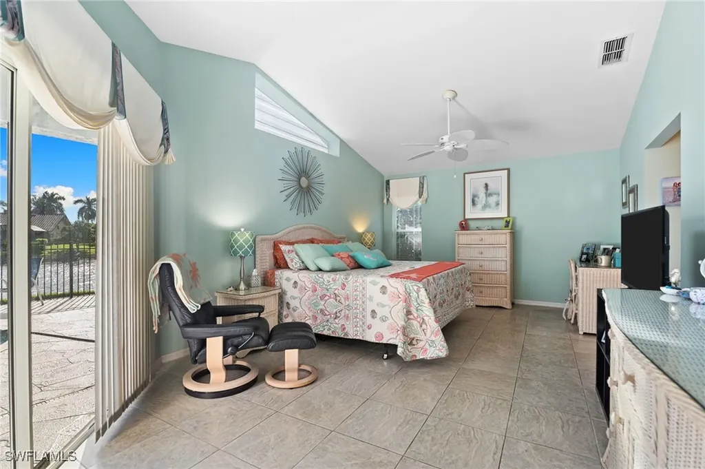 200 Saint James Way Naples FL 34104