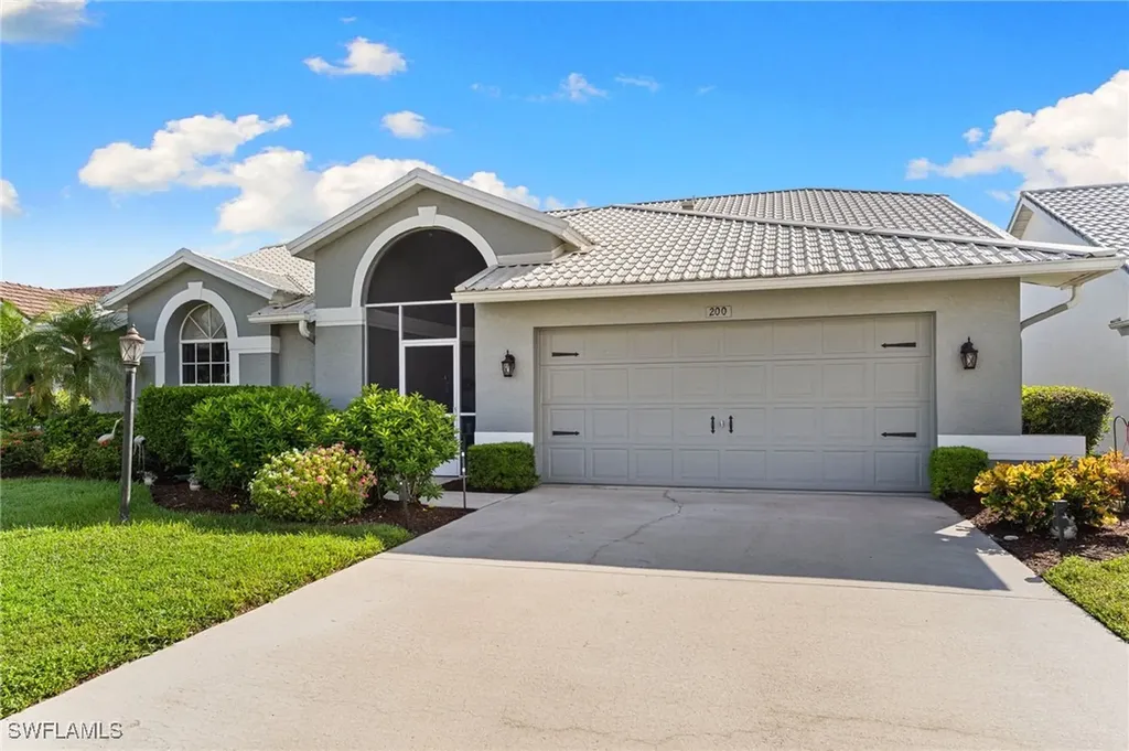 200 Saint James Way Naples FL 34104