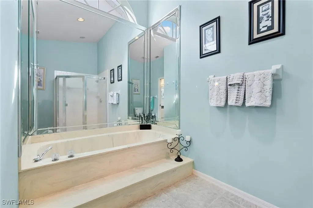 200 Saint James Way Naples FL 34104