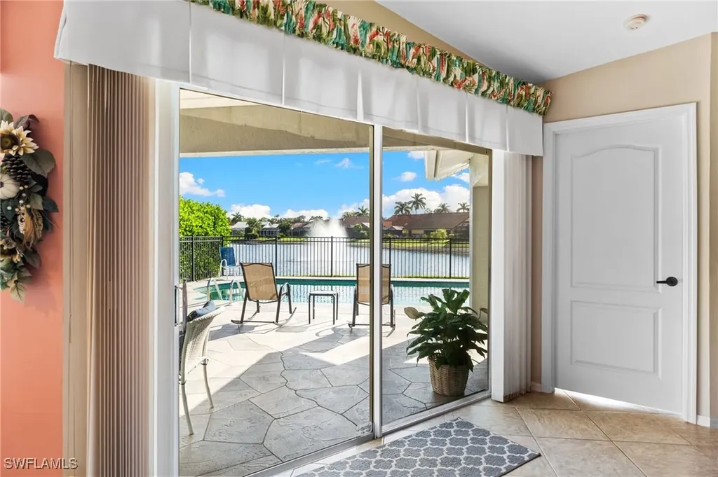 200 Saint James Way Naples FL 34104