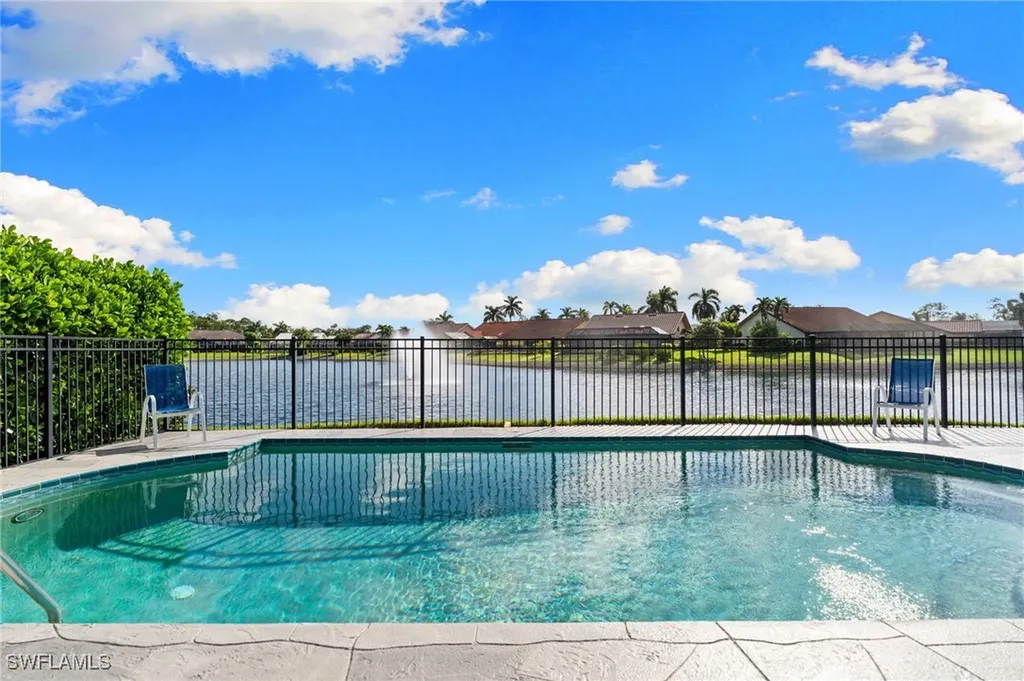 200 Saint James Way Naples FL 34104