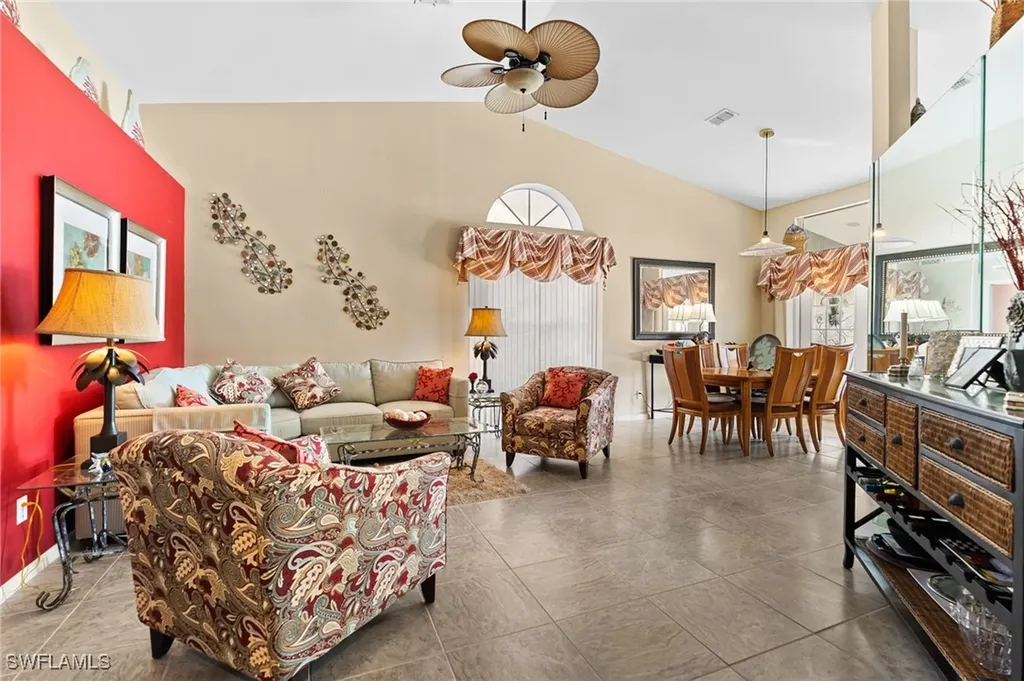 200 Saint James Way Naples FL 34104