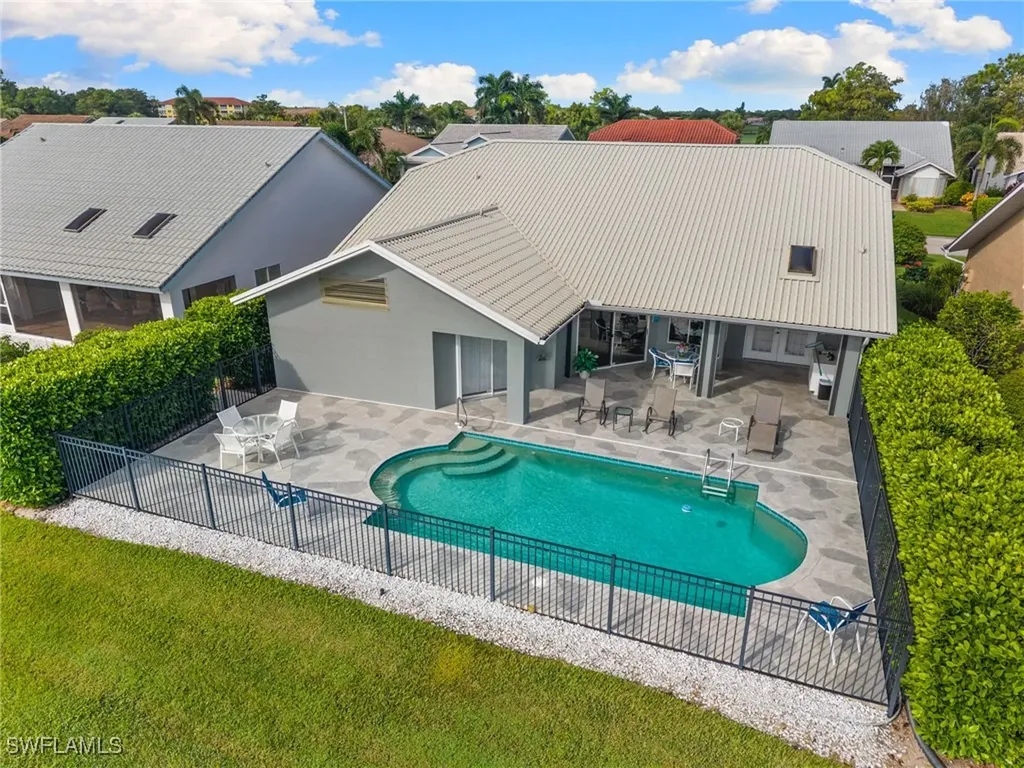 200 Saint James Way Naples FL 34104