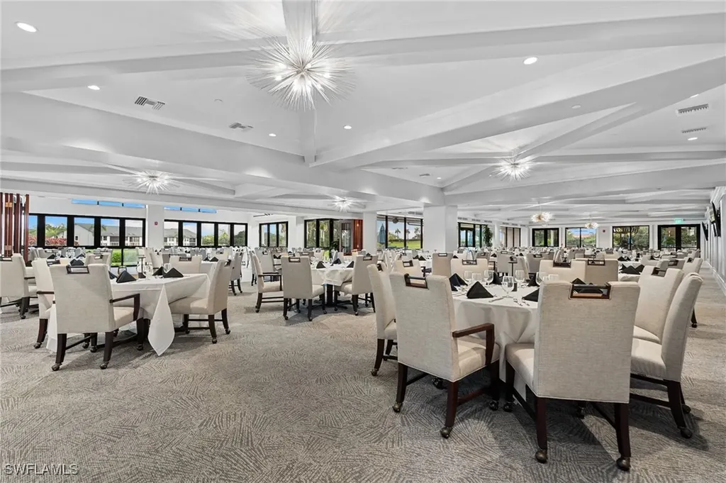 200 Saint James Way Naples FL 34104