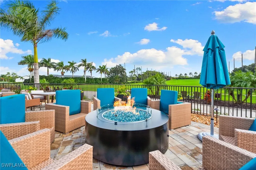 200 Saint James Way Naples FL 34104