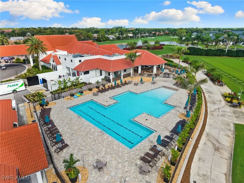 200 Saint James Way Naples FL 34104