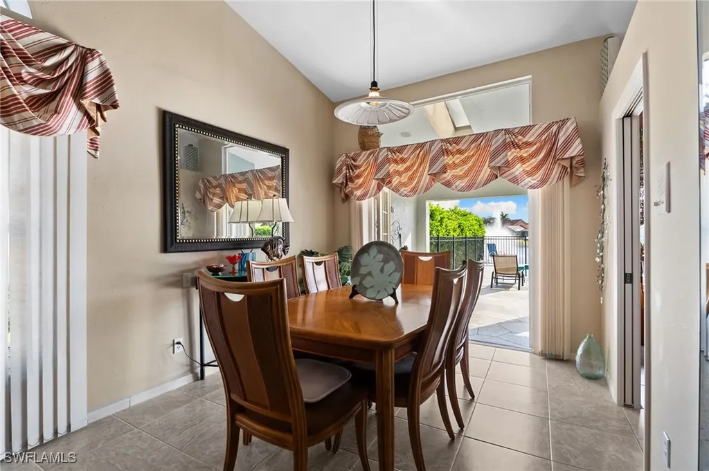 200 Saint James Way Naples FL 34104