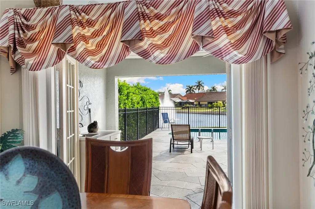 200 Saint James Way Naples FL 34104