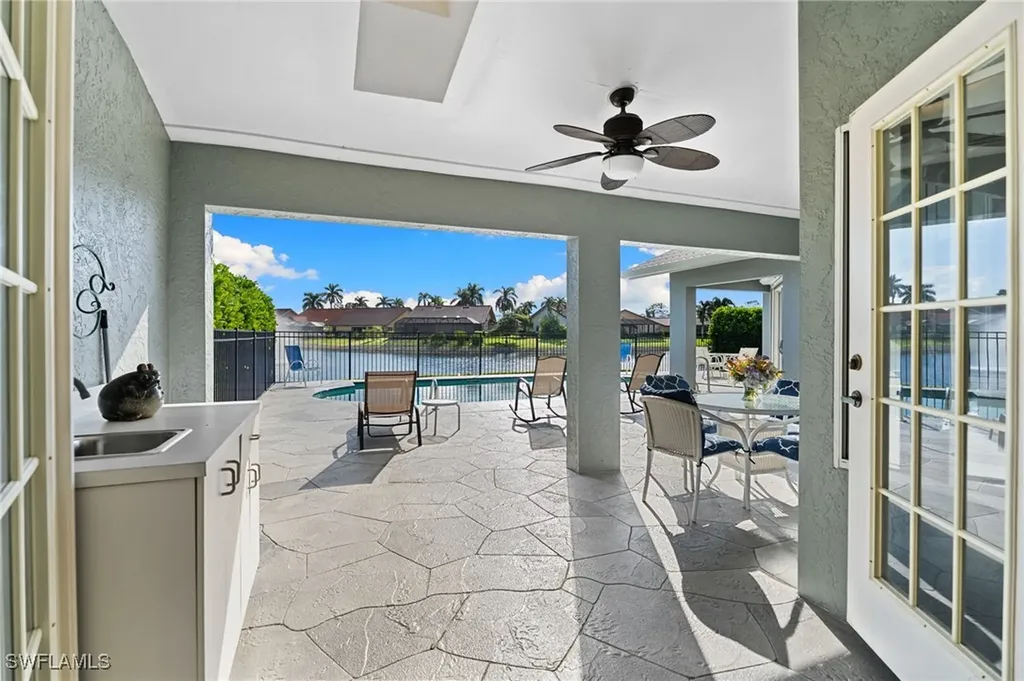 200 Saint James Way Naples FL 34104