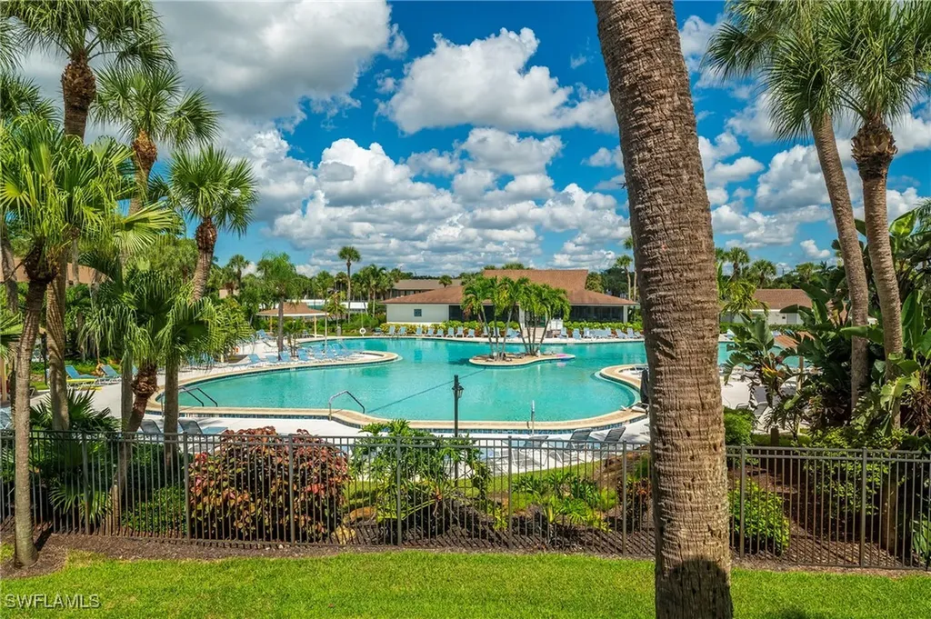 Naples FL, 3750 Northwinds Drive, Unit 1010