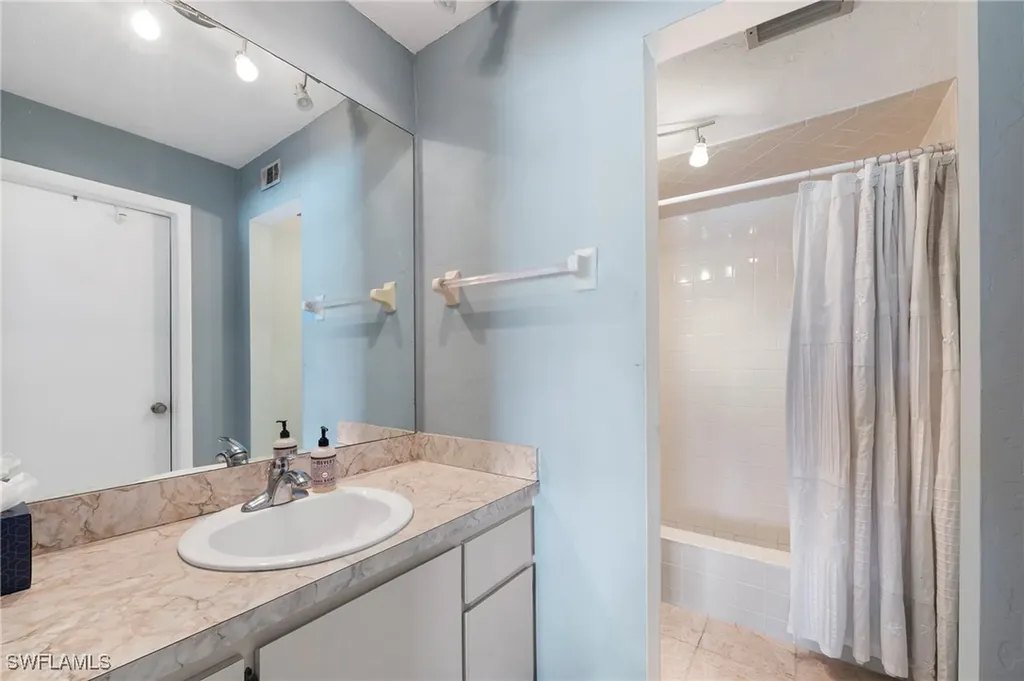 3750 Northwinds Drive Naples FL 34112