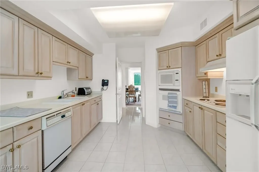 7515 Pelican Bay Boulevard Naples FL 34108