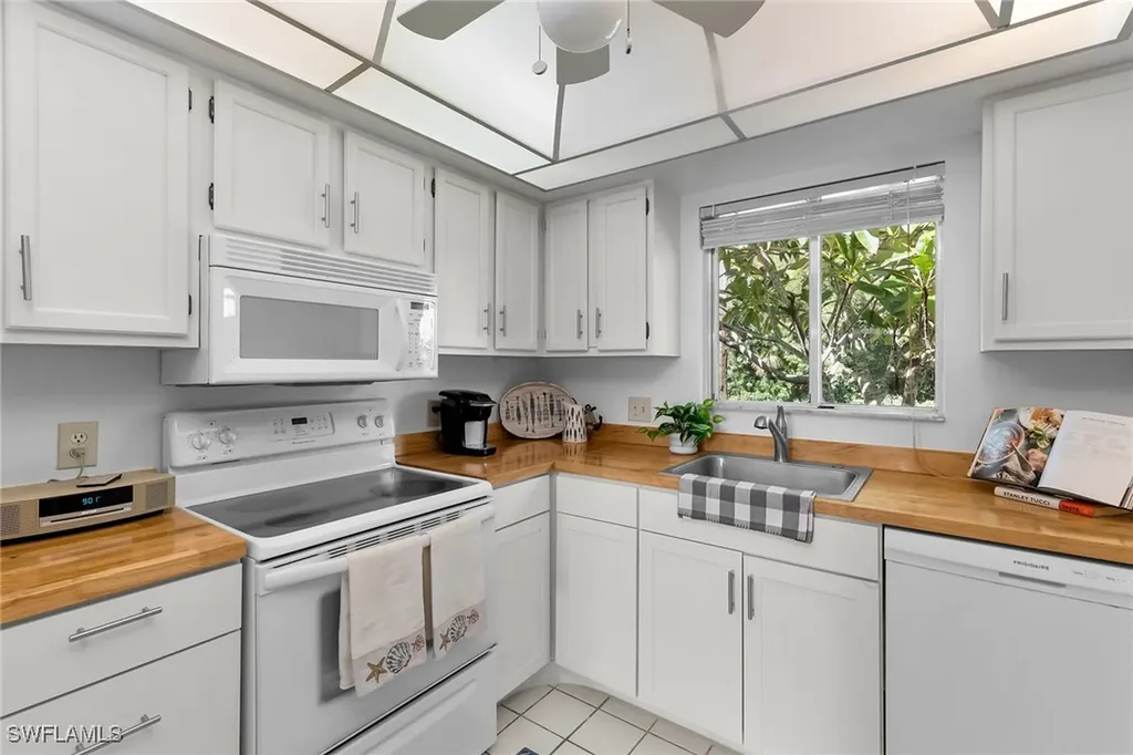 900 Henderson Creek Drive Naples FL 34114