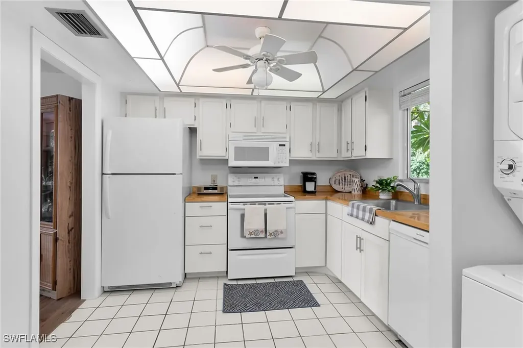 900 Henderson Creek Drive Naples FL 34114