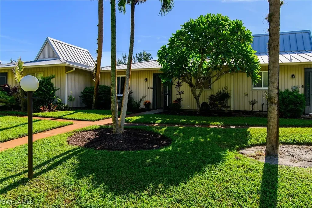 900 Henderson Creek Drive Naples FL 34114