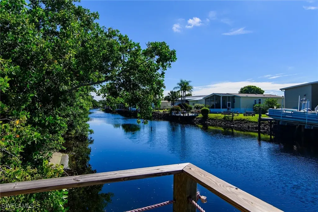 900 Henderson Creek Drive Naples FL 34114