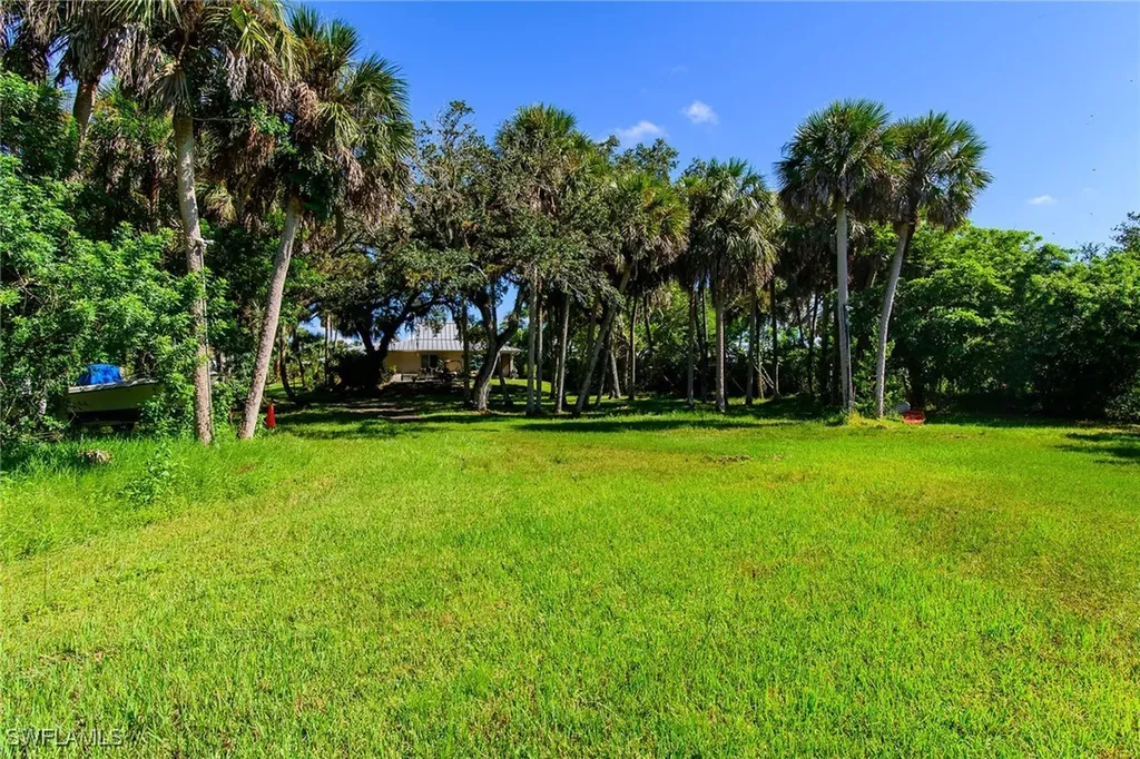 900 Henderson Creek Drive Naples FL 34114
