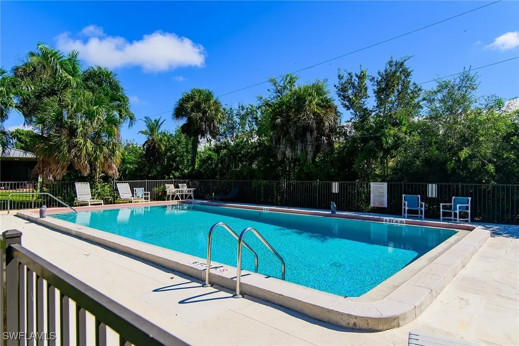 900 Henderson Creek Drive Naples FL 34114