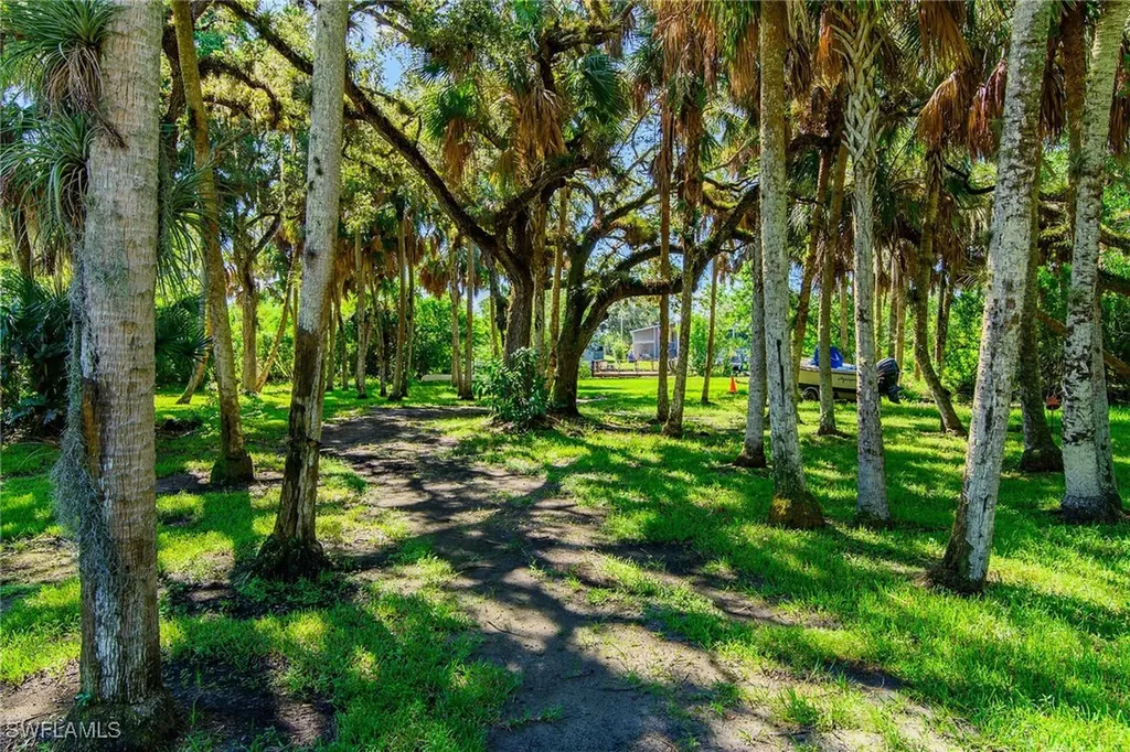 900 Henderson Creek Drive Naples FL 34114