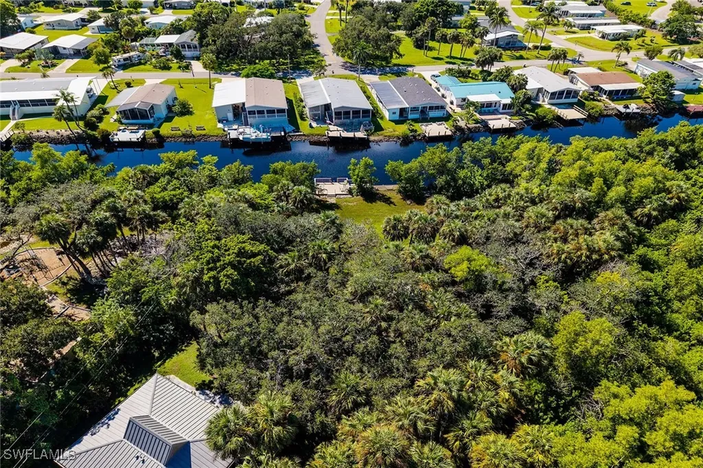 900 Henderson Creek Drive Naples FL 34114