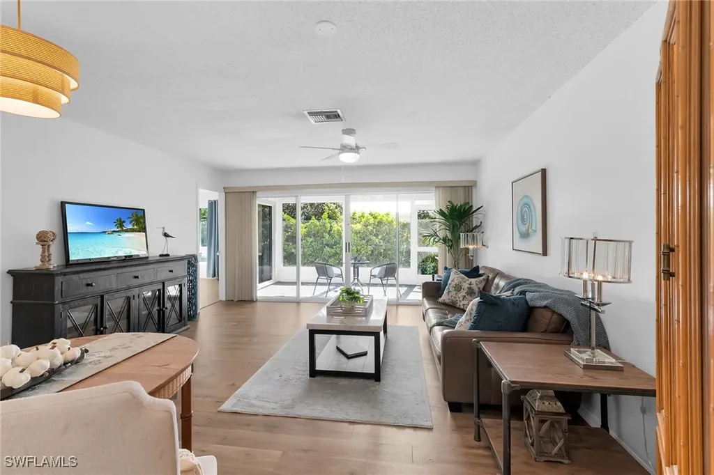 900 Henderson Creek Drive Naples FL 34114