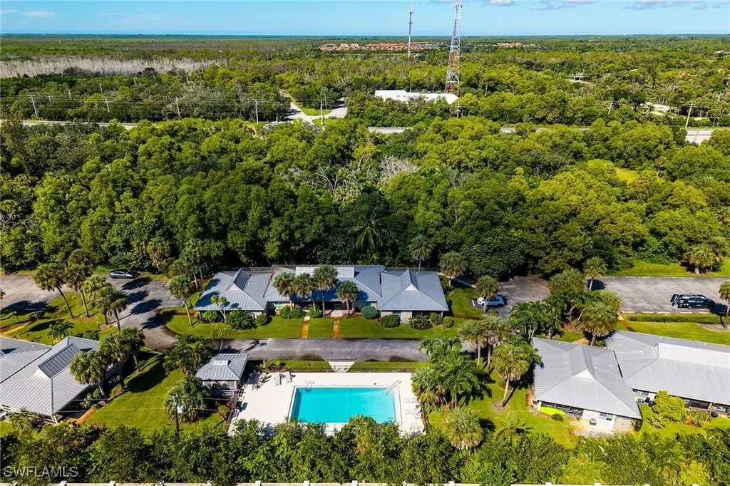 900 Henderson Creek Drive Naples FL 34114