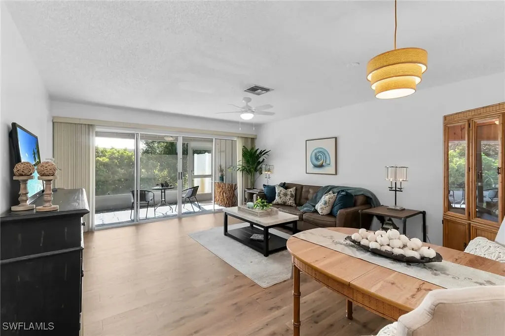 900 Henderson Creek Drive Naples FL 34114