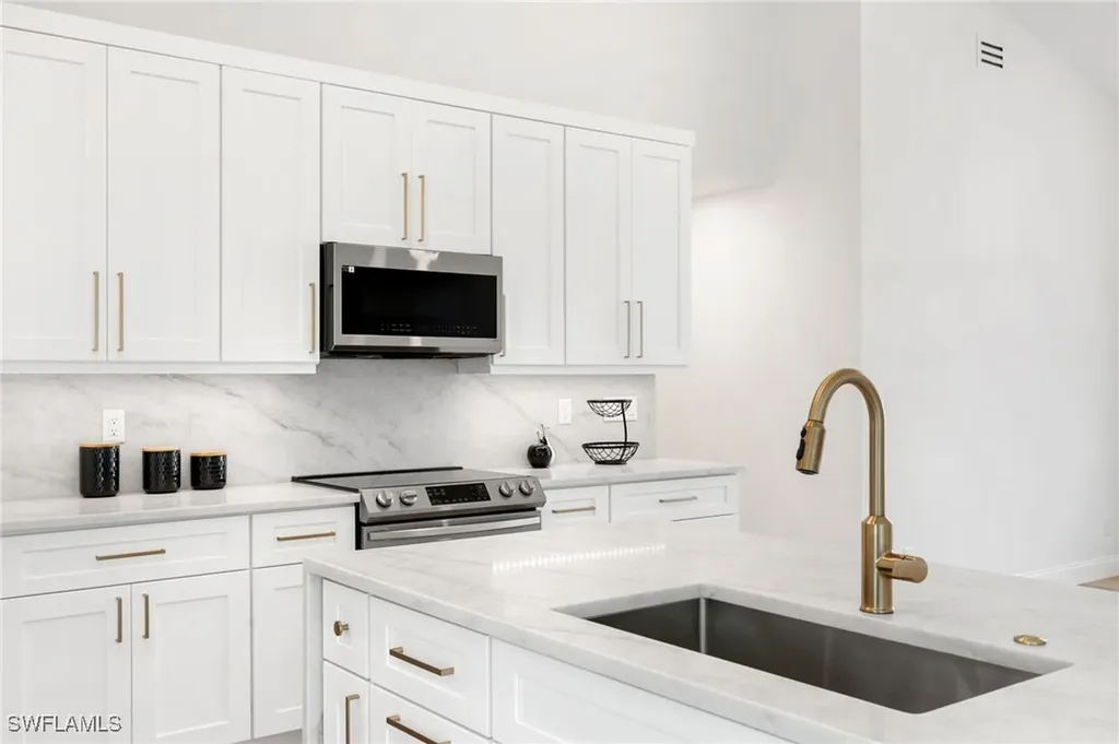 1159 Silverstrand Drive Naples FL 34110