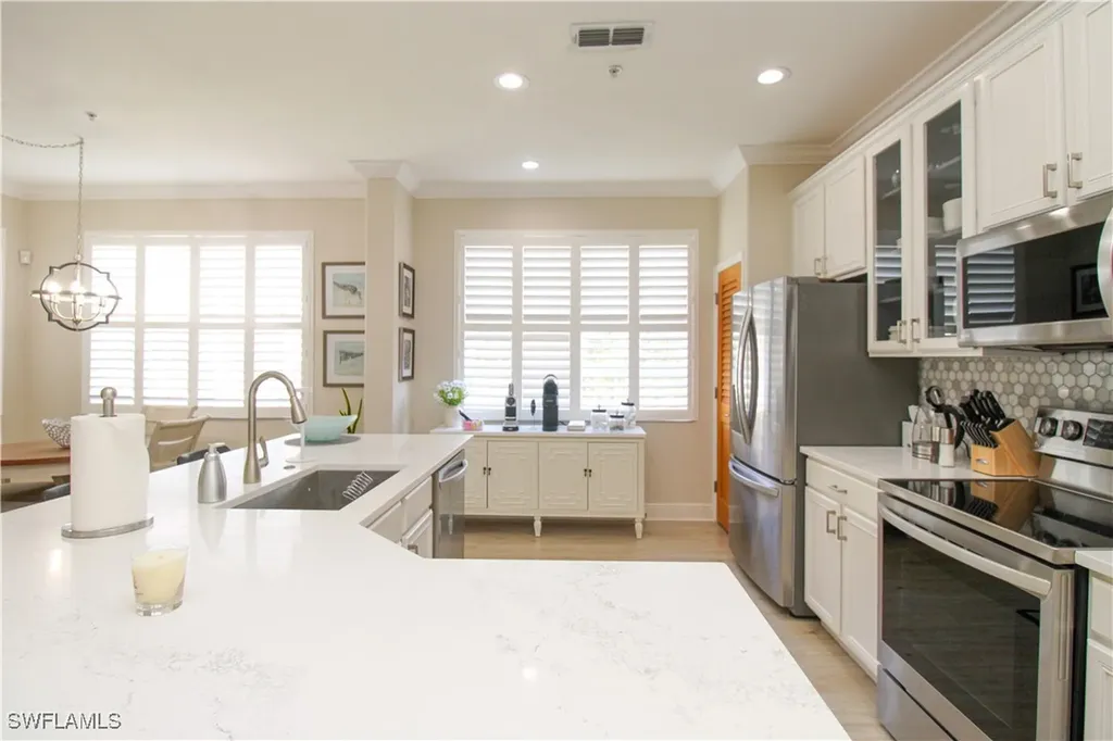 4853 Hampshire Court Naples FL 34112