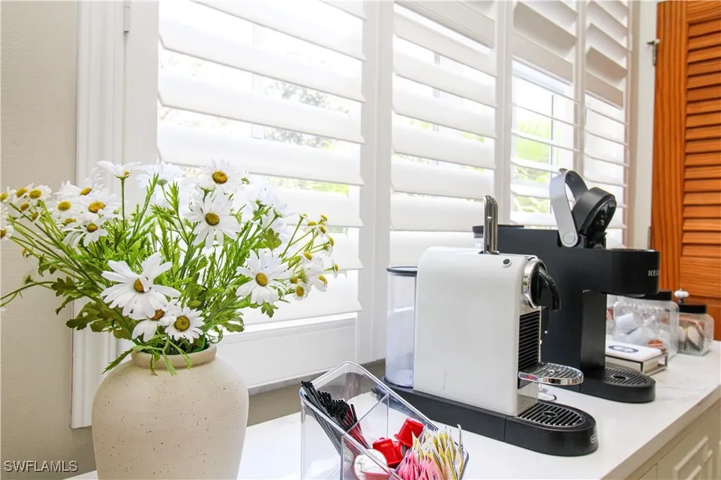 4853 Hampshire Court Naples FL 34112