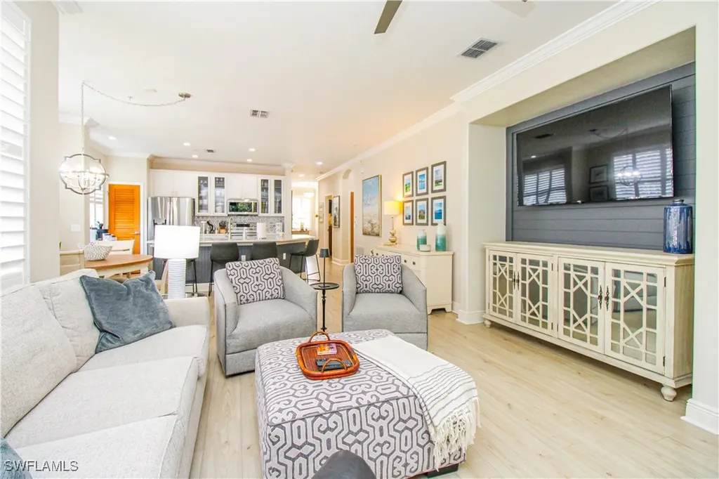 4853 Hampshire Court Naples FL 34112