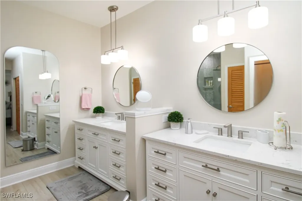 4853 Hampshire Court Naples FL 34112